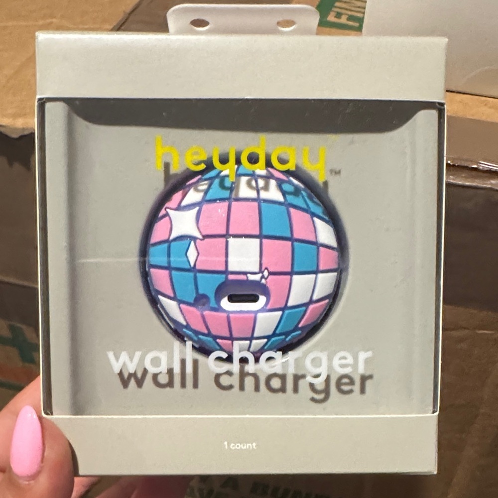 Brand  ew heyday wall charger usb-c port
